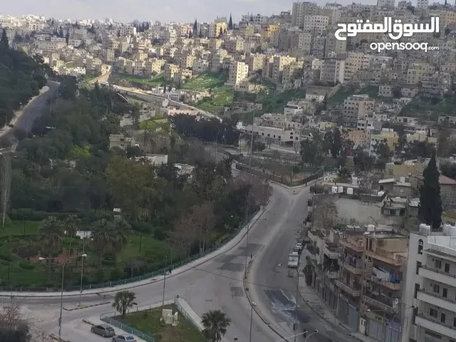 بيت طابقين للبيع
