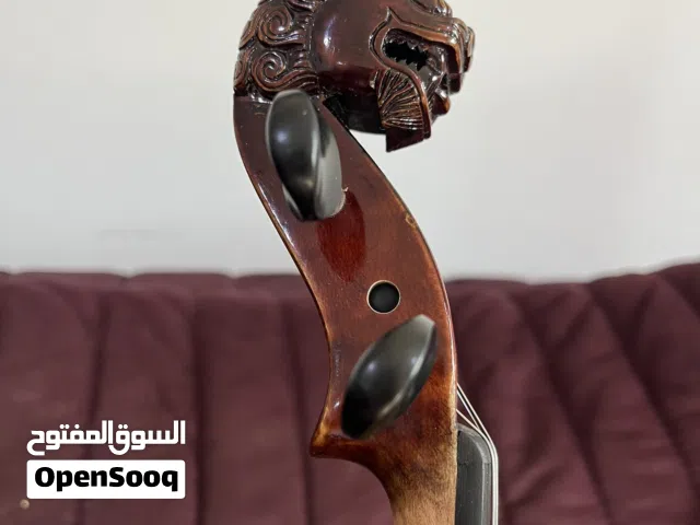 Copy Stradivari violin lion head