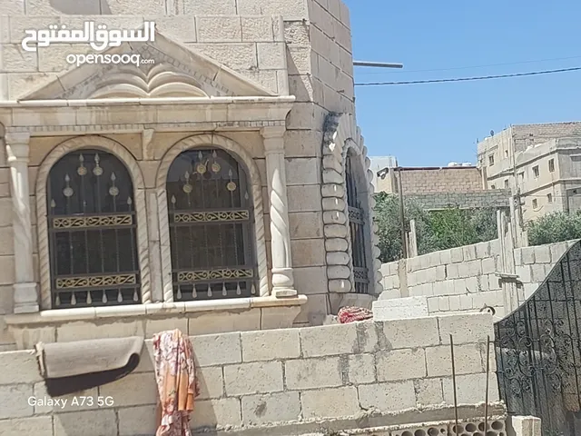 130 m2 5 Bedrooms Townhouse for Sale in Amman Rujm ash Shami