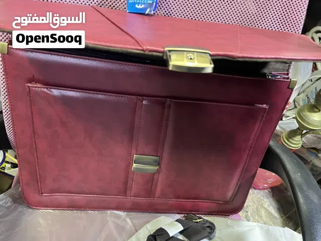 حقيبة أعمال جديدة بتصميم كلاسيكي