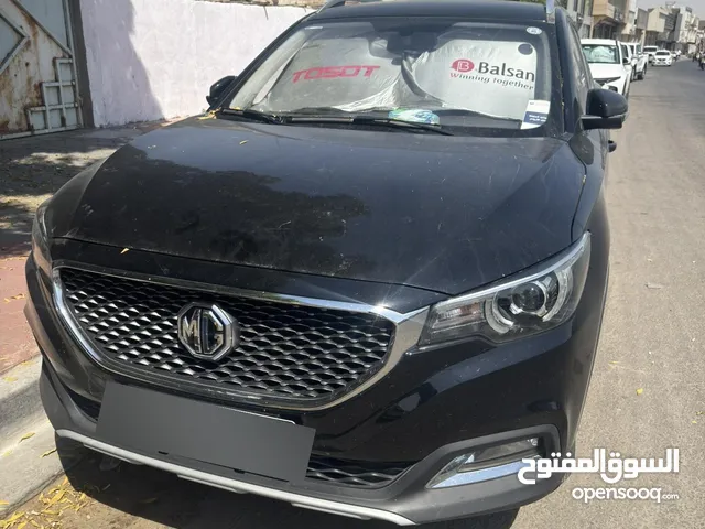 سيارة MG فئة ZS زيور موديل 2023 استيشن نضافة 100% اللون اسود گير عادي رقم اربيل والسياره بأسمي جناي.