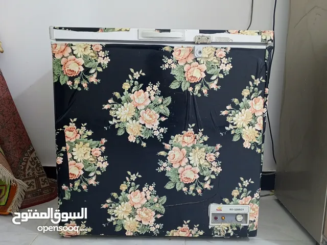 ثلاجة للبيع