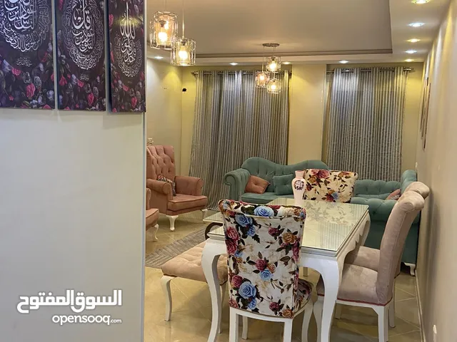 140 m2 3 Bedrooms Apartments for Rent in Giza Sheikh Zayed