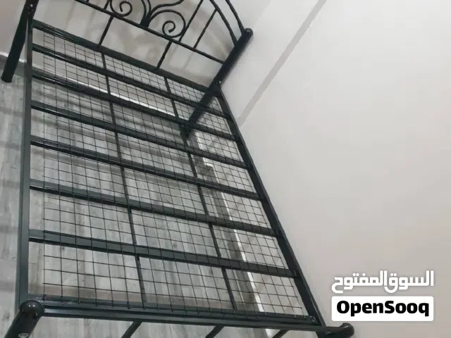 للبيع سرير حديد نفر ونص