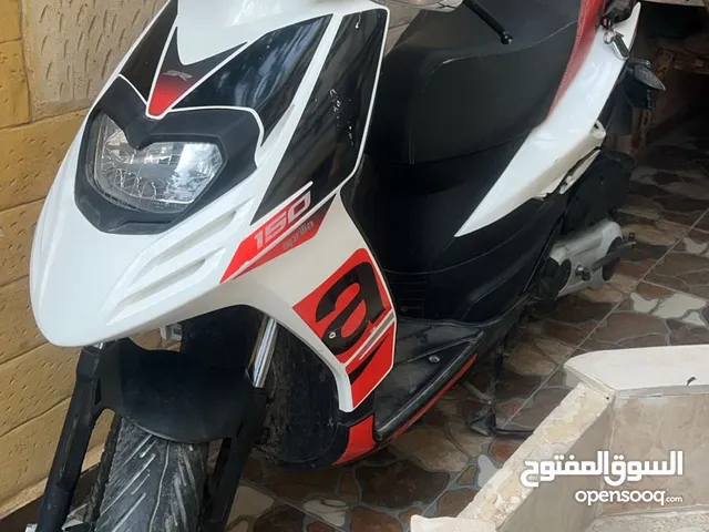 سكوتر ابريليا للبيع موديل 22 للبيع ممشى 35 الف ماتور فحص كامل