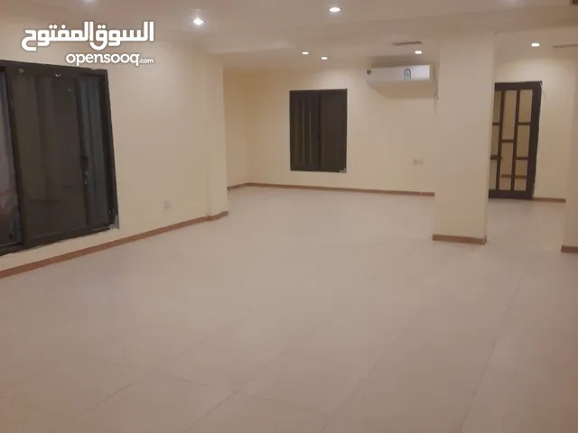 الجابرية شقة أرضية مع حوش للايجار