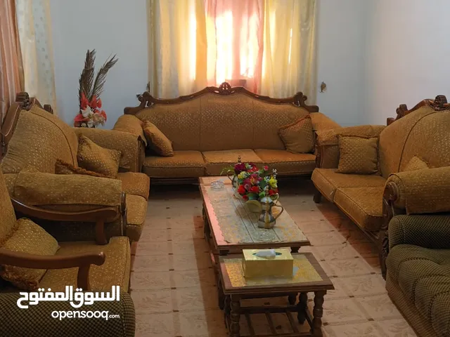 طقمين كنب فاخر....طقم كلاسيك لون عسلي  خشب قوي جدا يتسع ل 9 أشخاص