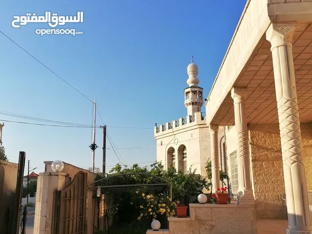 فيلا فخمة للبيع اربد الحي الشرقي من المالك مباشرة