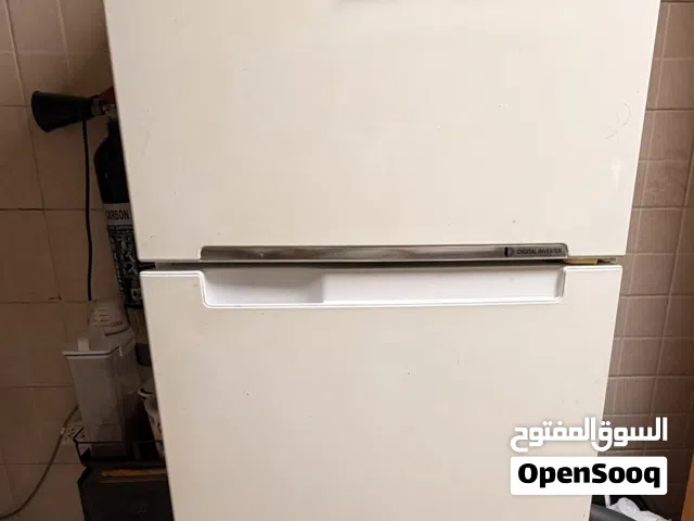 غاز خمس عيون و ثلاجه كبيره