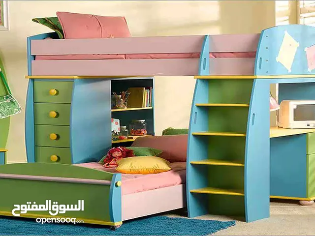 تخت طابقين تفصيل بحاله جيدة جدا بألوان بناتيه(زهر اصفر نهدي) البيع بأقل من نصف السعر