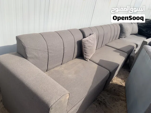 كنب وقعدات أرضية بحالة ممتازة