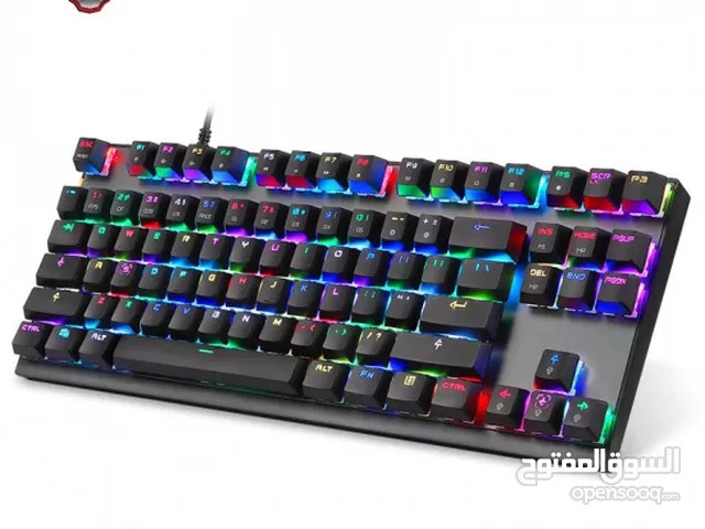 لوحة مفاتيح ألعاب ميكانيكية Motospeed CK82 RGB باللون الأسود مع مفاتيح باللون الأزرق العربية.
