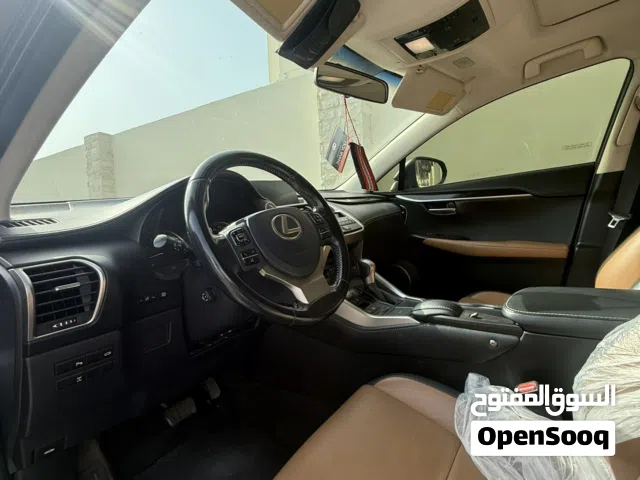 لكزس NX 200t (دفع رباعي) للبيع بحالة ممتازة
