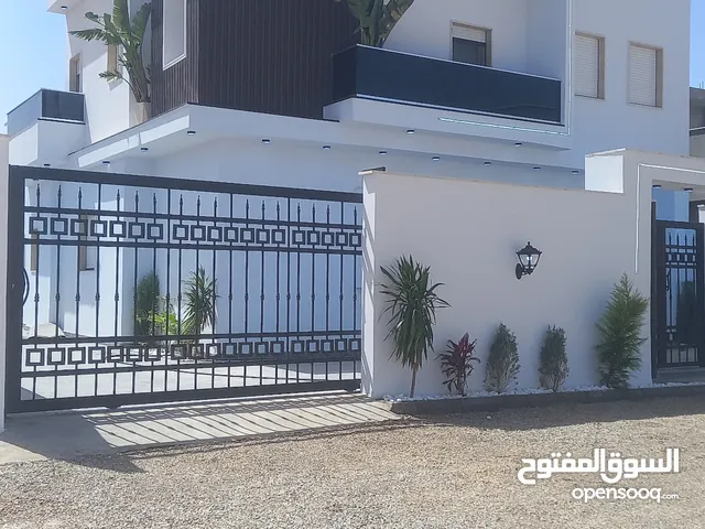 250 m2 3 Bedrooms Villa for Sale in Tripoli Ain Zara
