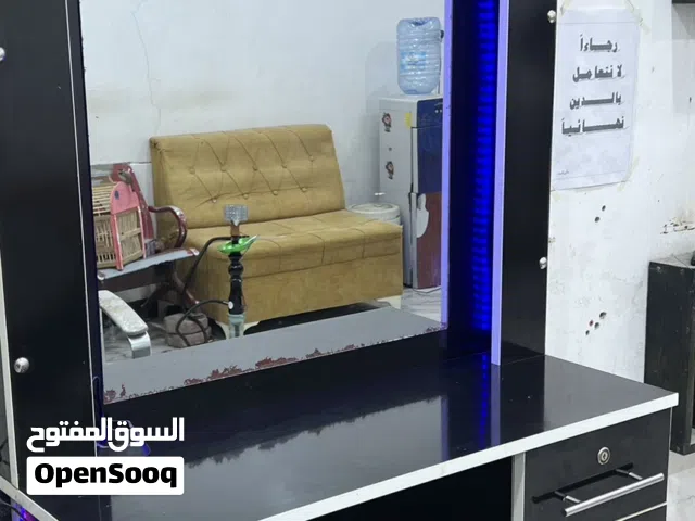 السلام عليكم ميز صالون حلاقه رجالي نسائي ويرهم للغرف نوم مستعمل قليل السعر 150 وبي مجال