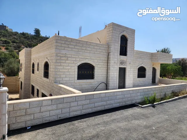 فلل للبيع في منطقة سردا