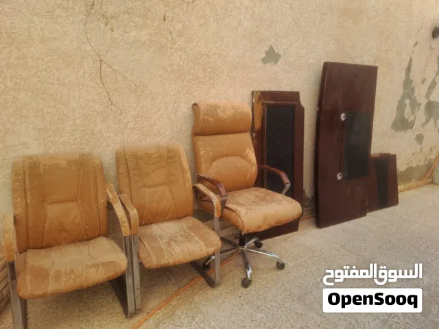 فرصى مكتب 6 قطع  معقول يبي شوية خدمة فرصة
