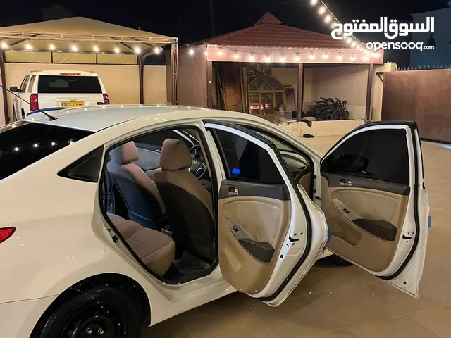 Hyundai accent 2012