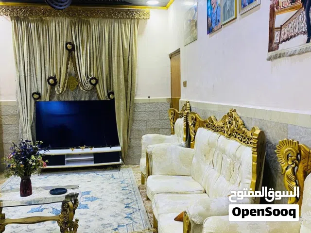 بيت للبيع مع حديقة وكراج
