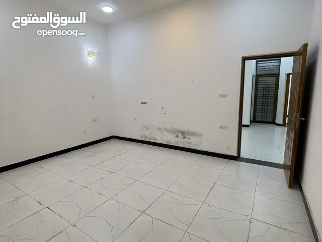 150 m2 2 Bedrooms Townhouse for Rent in Basra Qibla