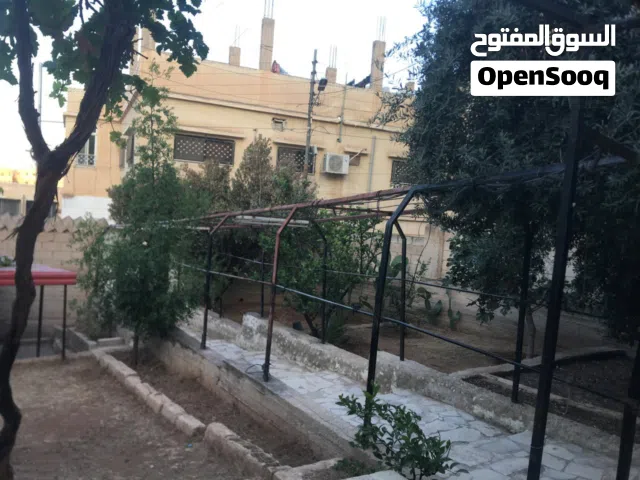 320 m2 4 Bedrooms Townhouse for Sale in Zarqa Al Zawahra