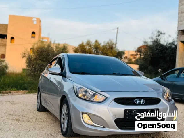 2016 هيونداي اكسنت GL