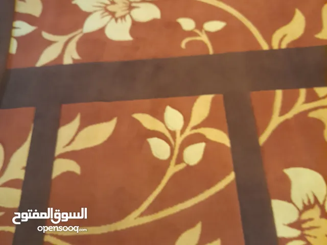 سجاد تركي نظيف وكاله لون بني وبيج