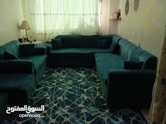 طقم كنب+سجادة للبيع بداعي السفر السعر75 الزرقاء جبل طارق
