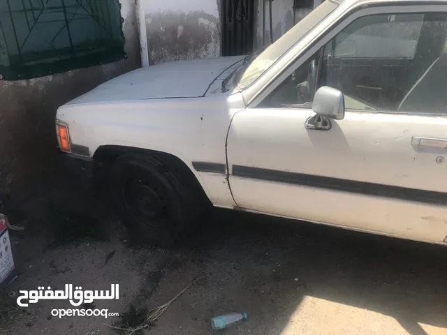 Toyota Hilux 1986 in Taif