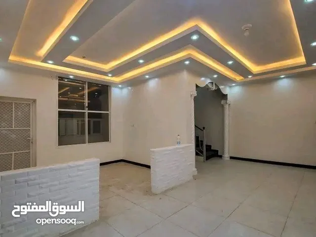 200m2 4 Bedrooms Villa for Rent in Sana'a Bayt Baws