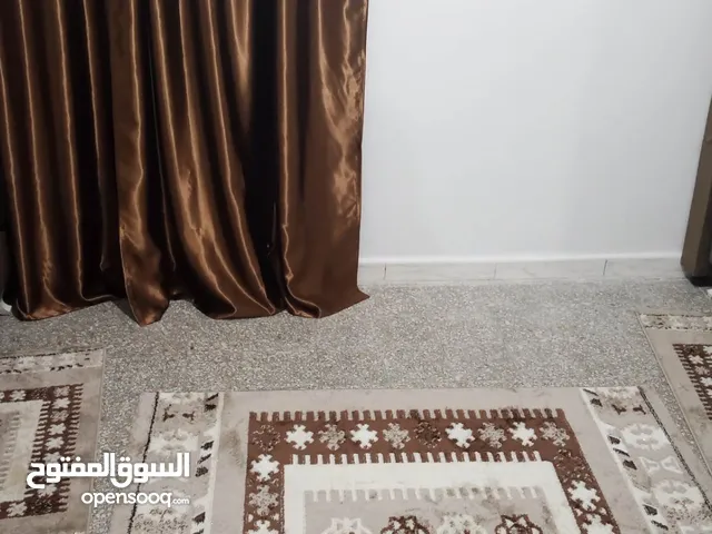 2 غرف وصالة في حي ابن خلدون قرب المغازة العامة