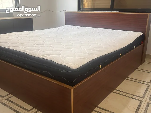 تخت مجوز للبيع