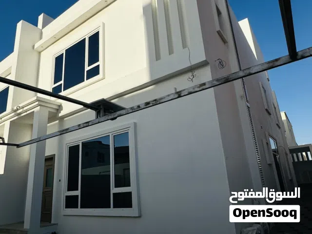جزء من توين فيلا للبيع في الخوض السابعة