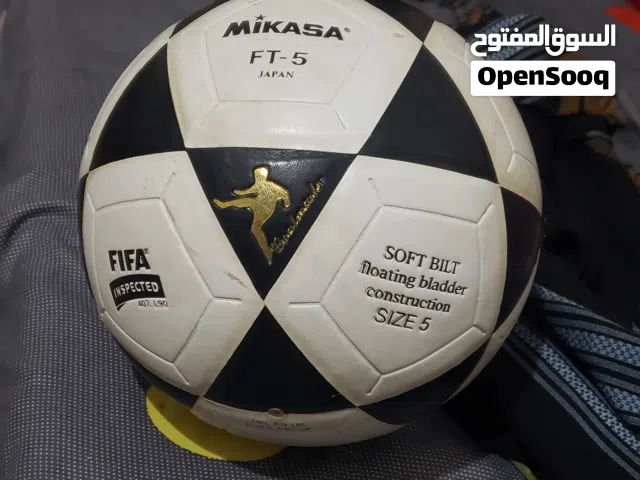كرة قدم ياباني كما بالصور شبه جديد استخدام شهر