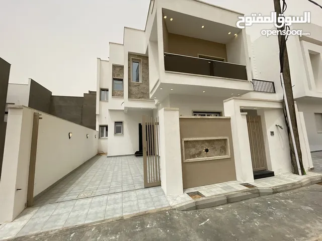 330 m2 More than 6 bedrooms Villa for Sale in Tripoli Al-Serraj