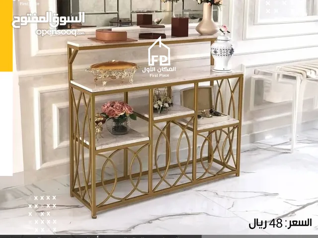 أثاث منزلي جديد وتشكيلات مختلفة