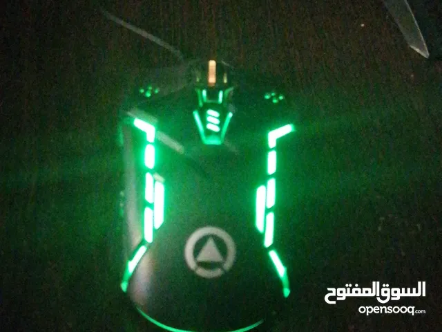 ماوس قيمنق مستعمل لا يشتكي من. اي شي