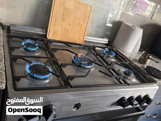 فرن استعمال قليل وشغال ونظيف