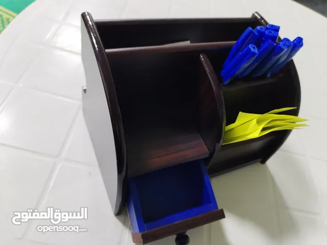 طاولة مكتبيه  نوع خشب قوي