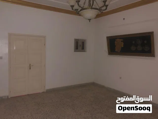 170 m2 4 Bedrooms Apartments for Rent in Benghazi Al-Majouri
