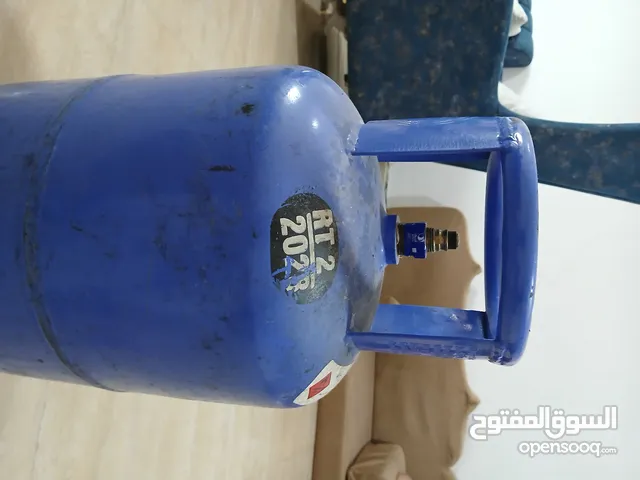 اسطوانة غاز 15.8 كيلو جرام شركة ادنوك بسعر 150 درهم اماراتي والسعر قابل للمفاوضة