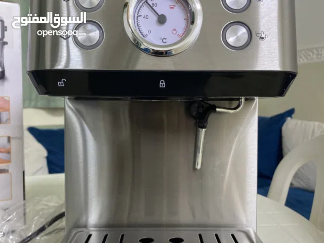 مكينة قهوة من شركة saachi ، ومطحنة قهوة كهربائية ، وكوب تبخير الحليب ، سجاد قهوة