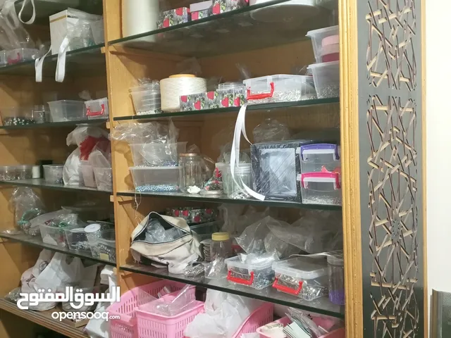 بترينة محلات تفصيل مع سكريت اجود الانواع
