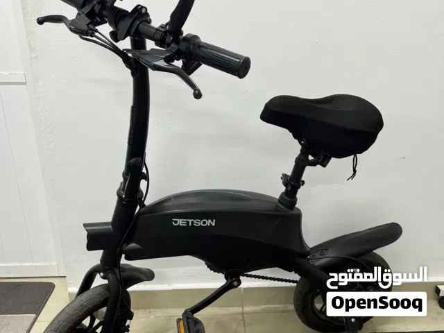 سكوتر كهربائي نظيف