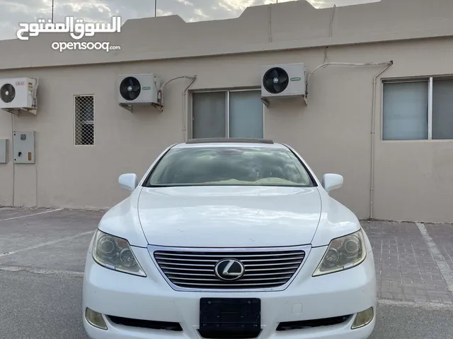 للبيع لكزس LS 460 لارج فل رقم واحد خليجي قمه بالنظافه موديل 2009