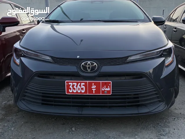 Sedan Toyota in Muscat