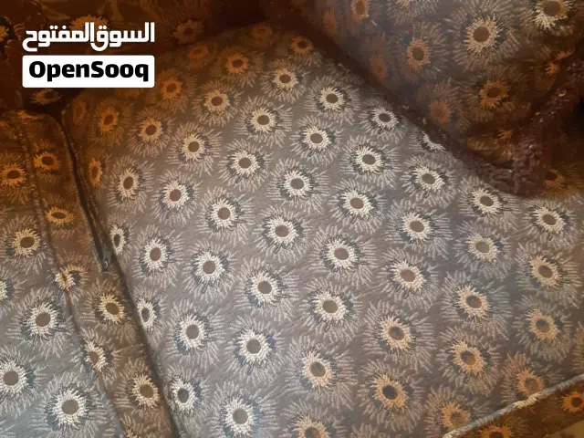 صالون عموله قابل للتفاوض البسيط