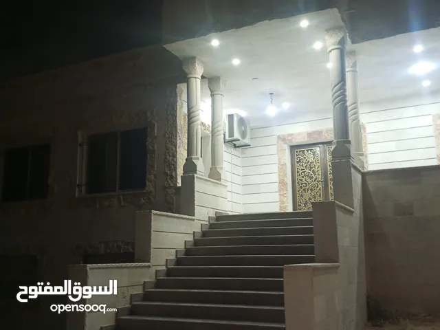 220 m2 4 Bedrooms Townhouse for Rent in Irbid Al Quds Street