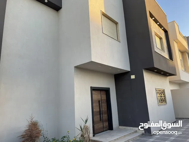 400 m2 5 Bedrooms Villa for Sale in Tripoli Other