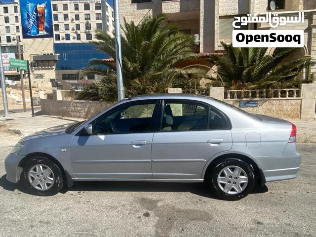 2005 هوندا سيفيك Standard